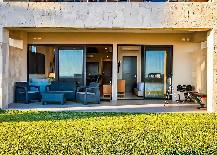 Modern With Ocean View, Pool, Patio, Tennis & Gym Сasa de vacaciones
