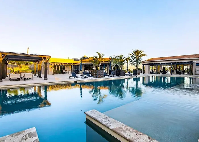Modern With Ocean View, Pool, Patio, Tennis & Gym Сasa de vacaciones